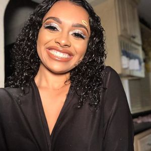 Meet your Posher, Janelle